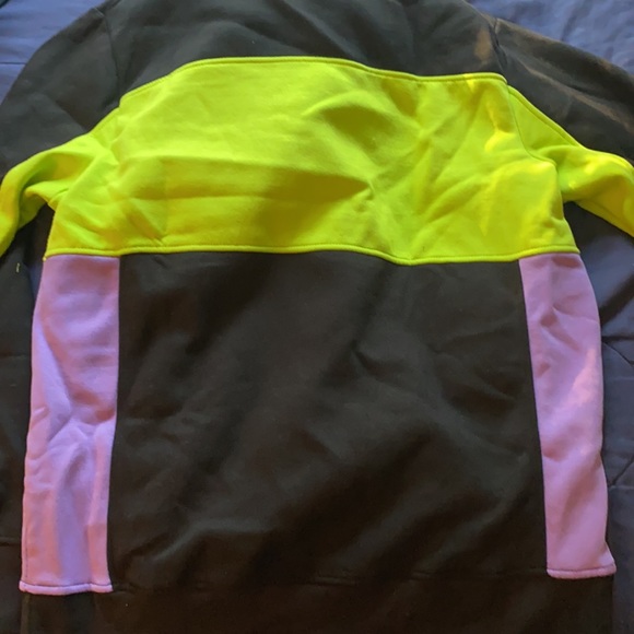 NWT sweatshirt - Picture 4 of 4